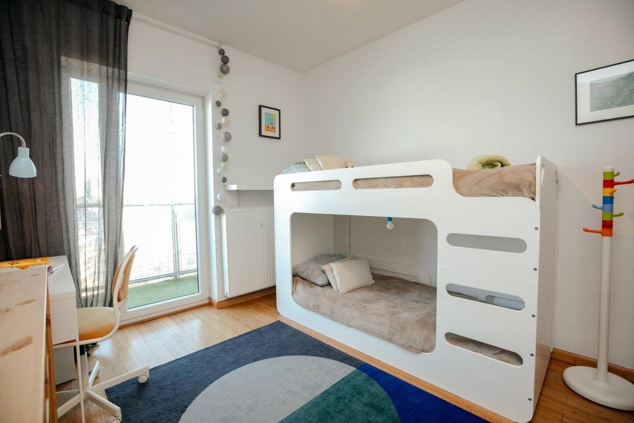 Dwupoziomowy, Rodzinny Apartament. Ochrona, Garaz. Varşovia Exterior foto